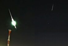 Céu de Goiânia iluminado por chuva de meteoros registrada por astrofotógrafo.