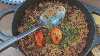 Prato de arroz com feijão trepa-pau, típico do norte de Goiás.