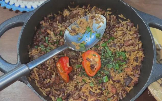 Prato de arroz com feijão trepa-pau, típico do norte de Goiás.