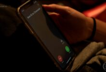 Celular recebendo uma ligação indesejada no Brasil.
