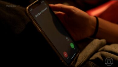 Celular recebendo uma ligação indesejada no Brasil.