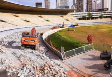 Início das obras de demolição no estádio Serra Dourada, Goiânia.