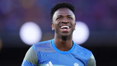 Vini Jr. em ação pelo Real Madrid em campo.