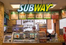 Fachada de uma loja da Subway.