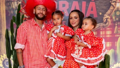 Neymar e Bruna Biancardi em trajes juninos em festa no Guarujá.