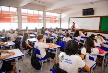 Estudantes do ensino fundamental em Goiás durante aula.