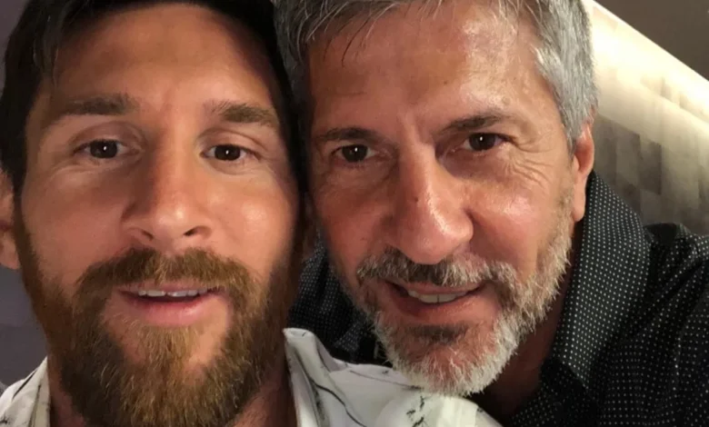 Lionel Messi ao lado de seu pai, Jorge Horácio.