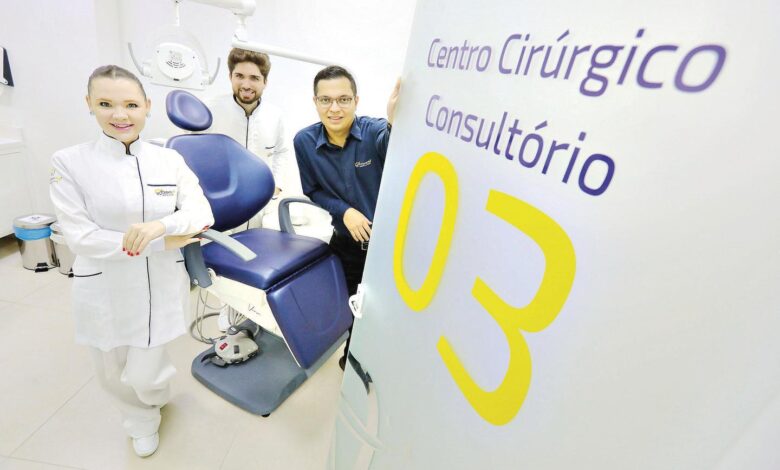 Consultório odontológico moderno em Goiás.