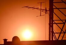 Termômetro em cidade de Goiás mostrando temperatura acima de 40°C.