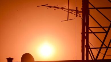 Termômetro em cidade de Goiás mostrando temperatura acima de 40°C.