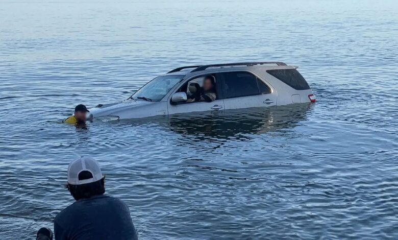 SUV de luxo dentro do rio Araguaia, em Nova Crixás, após incidente ao lançar lancha.