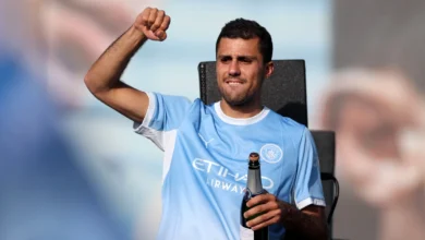 Rodri durante apresentação no Barcelona após deixar o Manchester City.