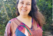 Mulheres participando de uma reunião política em Goiás.