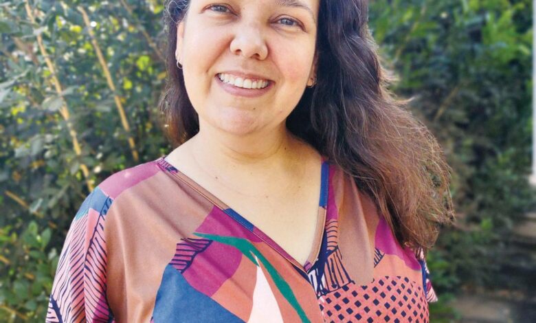 Mulheres participando de uma reunião política em Goiás.