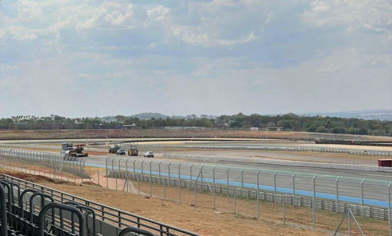 Vista aérea do Autódromo Internacional Ayrton Senna, em Goiânia, com obras em andamento.