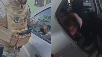 Policiais penais resgatam bebê de carro em Trindade quebrando vidro.