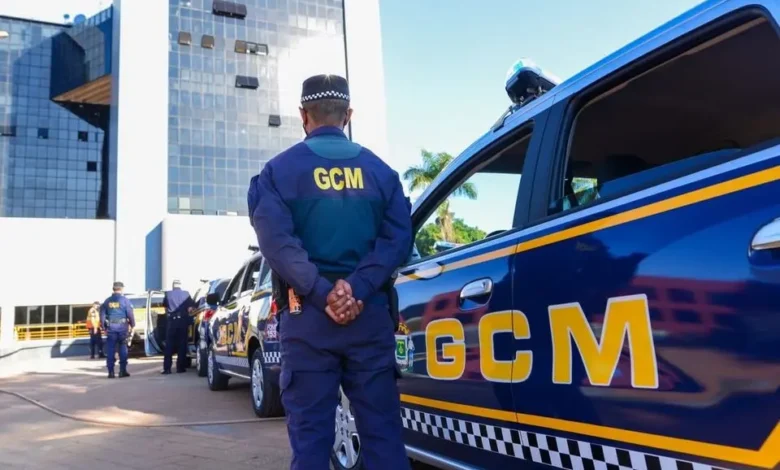 Agentes da Guarda Civil Metropolitana de Goiânia em ação.