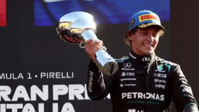 Piloto italiano comemorando vitória no GP da Itália de Fórmula 1.
