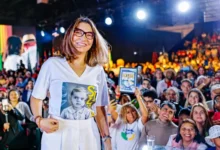 Janja discursando em evento político no Piauí.