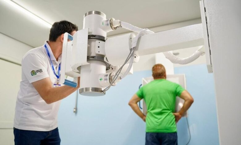 Equipamento de raio-X em unidade de saúde de Goiânia.