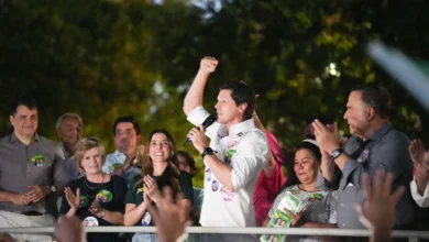 Reunião de lideranças políticas e candidatos em Goiás.