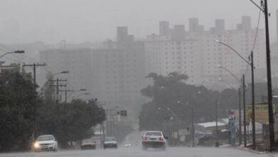 Céu nublado sobre a cidade de Goiânia, indicando clima instável.