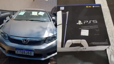 Imagem de produtos eletrônicos e veículos em um leilão.