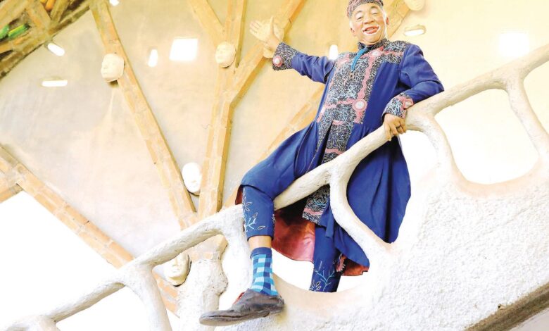 Artistas de circo se apresentam no festival Galhofada em Goiânia.