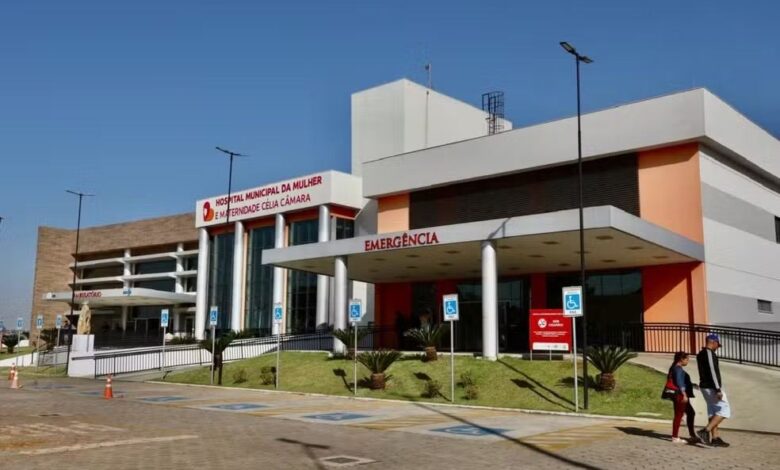Fachada da Maternidade Célia Câmara em Goiânia.
