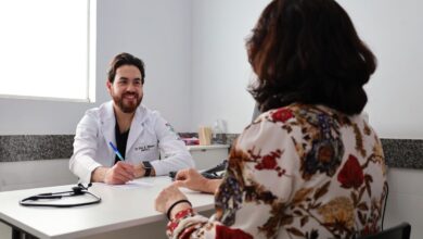 Fachada de unidade de saúde em Hidrolândia.
