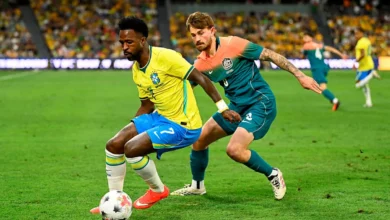 Jogadores da Seleção Brasileira em campo durante amistoso contra a Austrália.