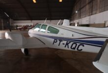 Avião que será leiloado pelo governo de Goiás.