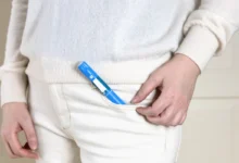 Caneta emagrecedora sendo utilizada.