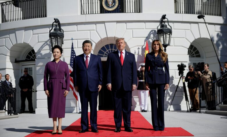 Trump e Xi Jinping participam de cerimônia do chá na Casa Branca.
