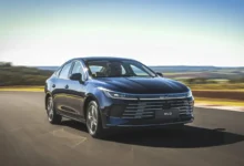 Veículos BYD em concessionária no Brasil.