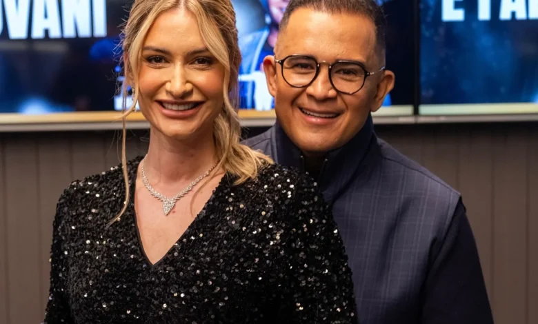 Lívia Avelar e Bruno Avelar juntos em evento.