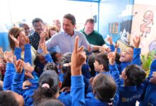 Alunos em sala de aula em Aparecida de Goiânia.