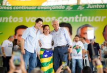 Gracinha Caiado discursando em evento do Goiás Social.