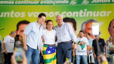 Gracinha Caiado discursando em evento do Goiás Social.