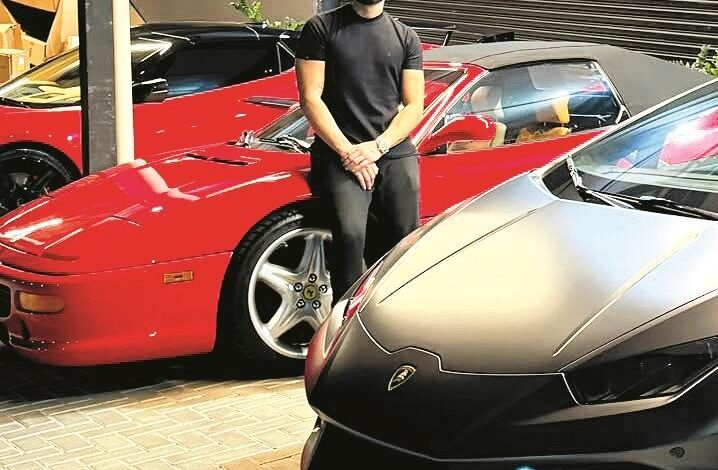 Concessionária de carros de luxo em Goiás.