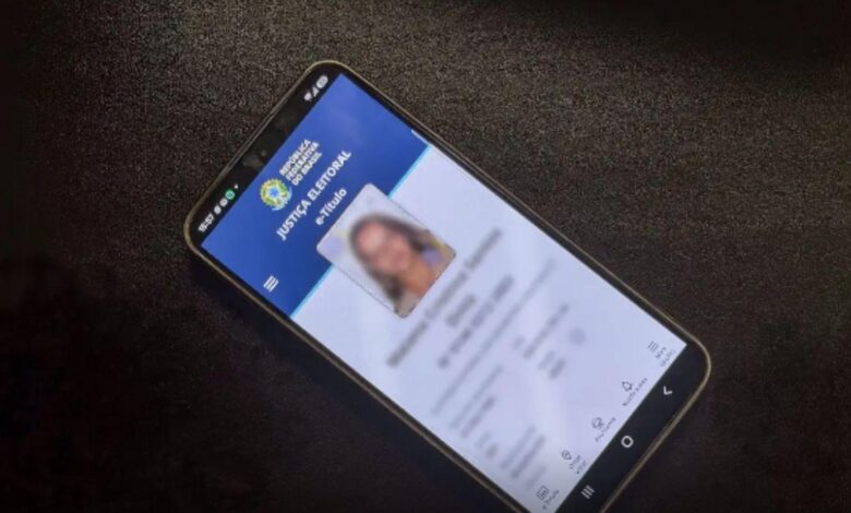 Tela do aplicativo e-Título em um smartphone.