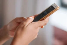 Imagem ilustrativa de um smartphone mostrando uma mensagem suspeita.