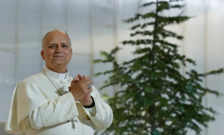 Papa Leão XIV em recuperação hospitalar.
