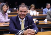 Vicentinho Júnior em campanha no Tocantins.