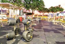 Equipamentos de academia ao ar livre no Parque Vaca Brava em Goiânia.