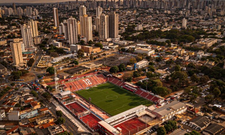 Vista do Estádio Onésio Brasileiro Alvarenga em Goiânia.