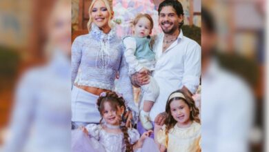 Festa de aniversário de 4 anos de Maria Alice com decoração de princesa e bolo grande.
