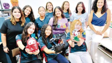 Mulheres participando de um workshop científico em Goiás.