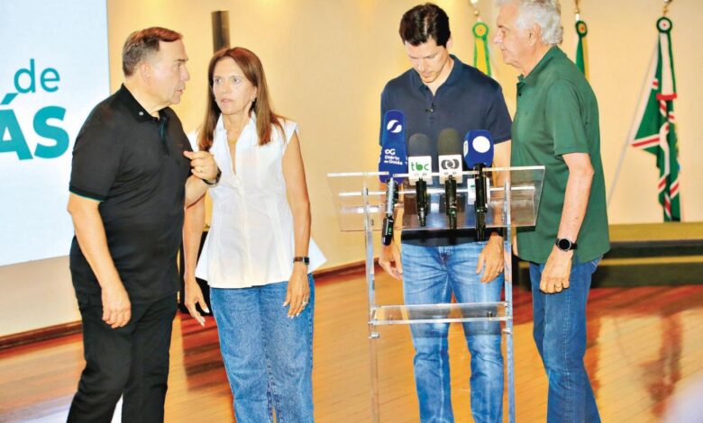 Ronaldo Caiado e Daniel Vilela em discurso público.