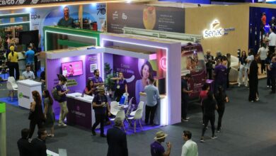 Empresários e investidores em feira do setor produtivo em Goiânia.